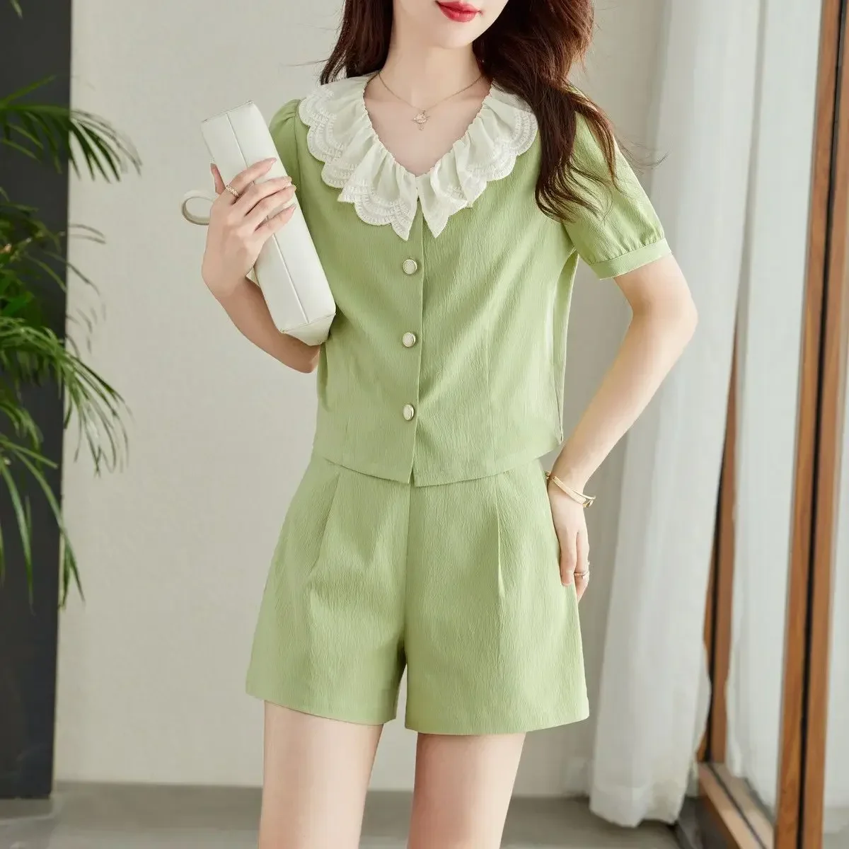 

Шикарные и элегантные зеленые кружевные короткие комплекты для женщин, комплект из двух предметов, повседневные стильные женские шорты, дешевые предложения, новый комплект в тон