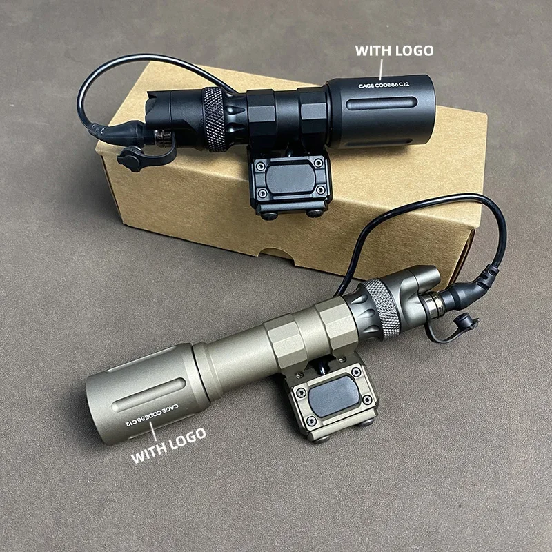 Torcia tattica Sotac MOD PLH V2 ad alta luminosità con interruttore remoto a pressione, faretto UNT con attacco a pulsante.