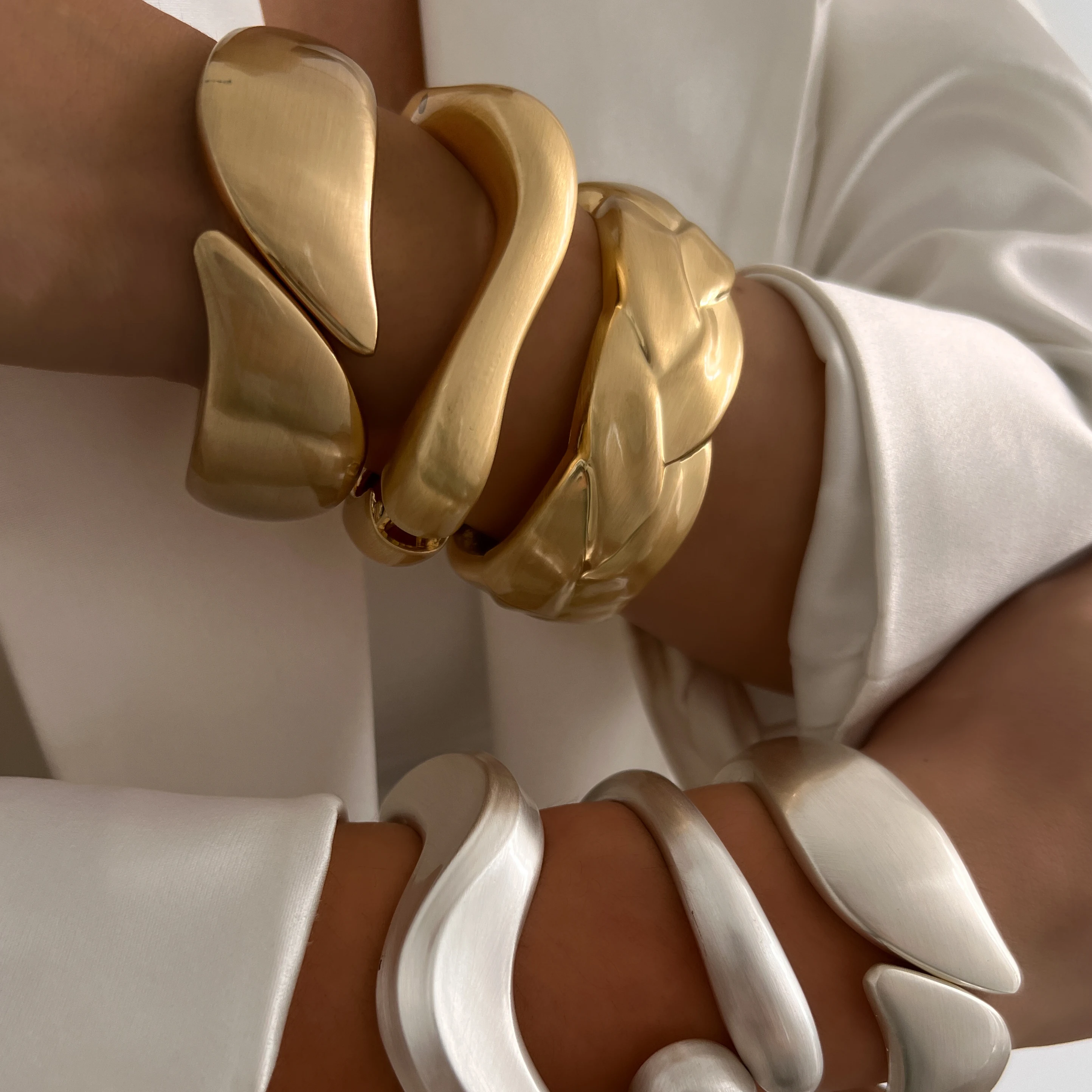 Ingemark Classic Vintage Matte Irregular Heavy Metal Chunky Wide Cuff Bangles Women Punk Gold Color Spring Bracelet Men Jewelry