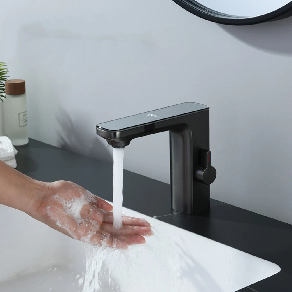 Grifo de lavabo con Sensor inteligente, mezclador de agua fría y caliente con pantalla Digital, cubierta de 1 orificio, piezas de baño para el hogar