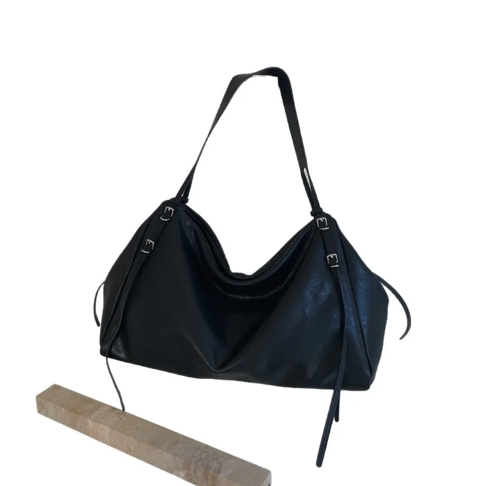 2026 New Handbag Fashionable Atmosphere Messenger Women's bag Unique Versatile Large Capacity Commuter Fashion Retro Practical
