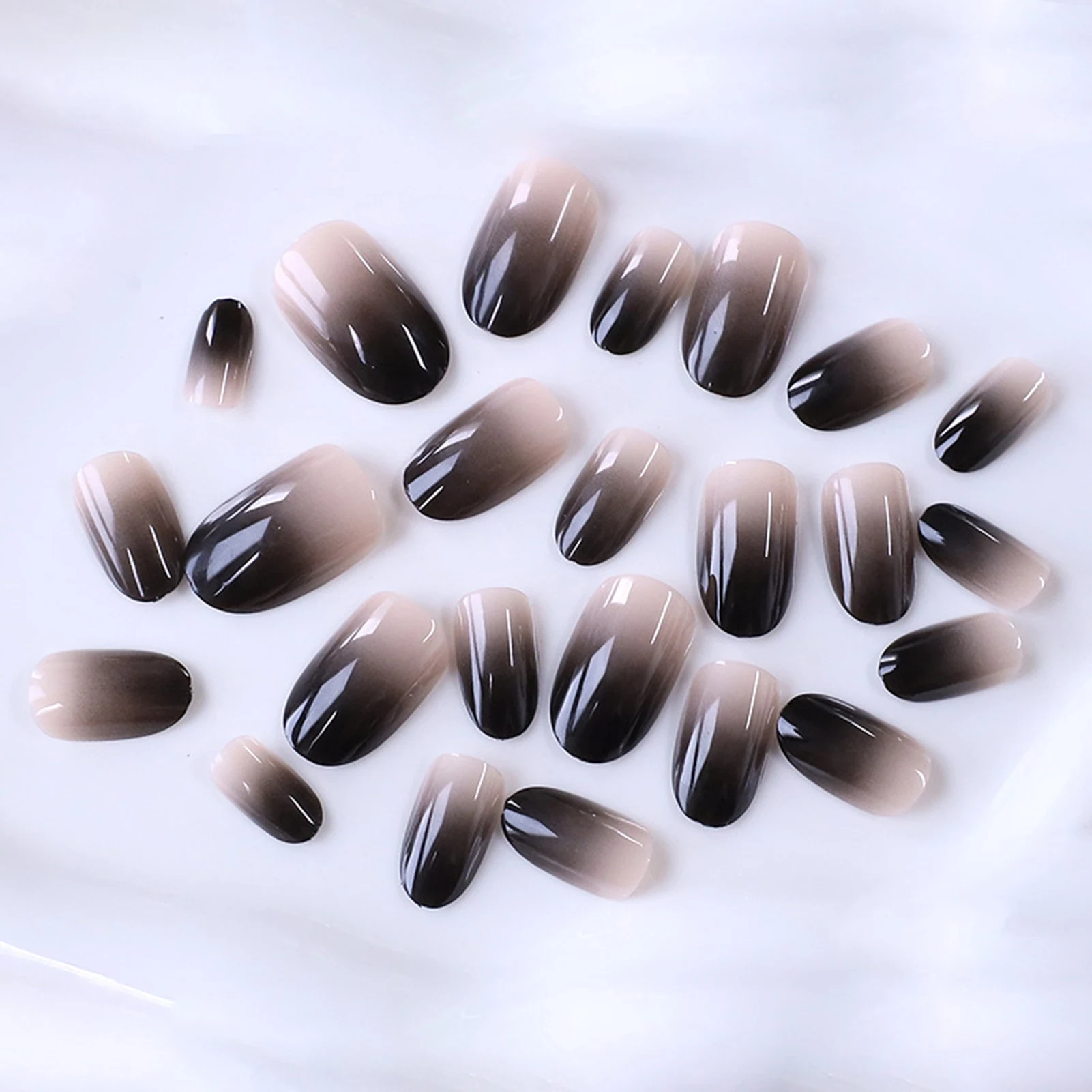 24 قطعة الأظافر كاذبة أسود التدرج اللون اضغط على الأظافر قصيرة البيضاوي الأظافر وهمية الاكريليك الصحافة على الأظافر للنساء موضة مسمار الفن
