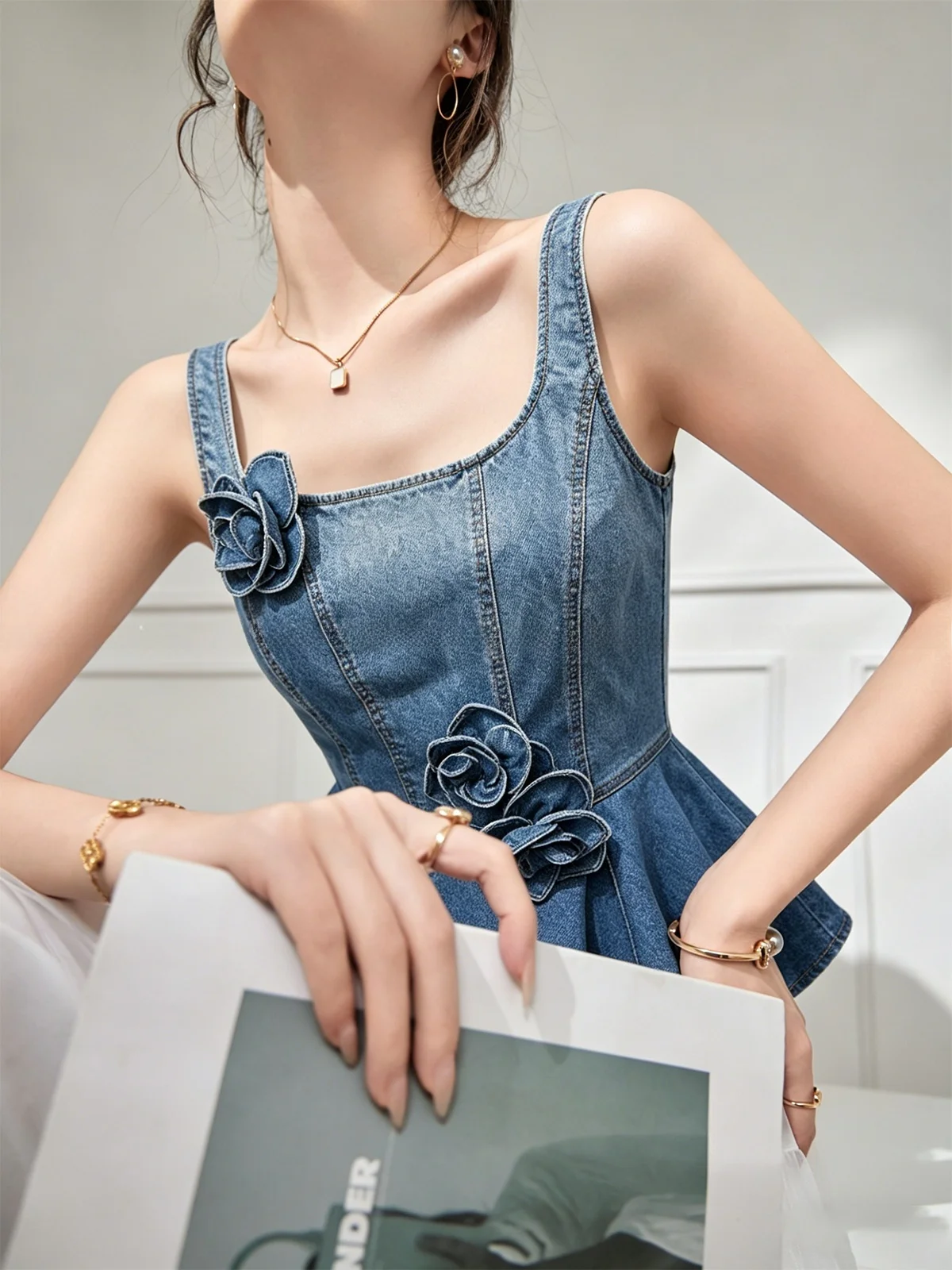 

Retro Denim Vest Women's Summer Unique 3D Flower Design Top Loose Fit Long Sleeve round Neck Thin Material for Pear Shaped