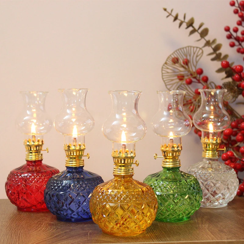 Oil Lamp, Vintage Glass Kerosene Lamp Indoor Decorative Hurricane Lamp Oil Lantern for Tabletop Decor and Emergency Lighting