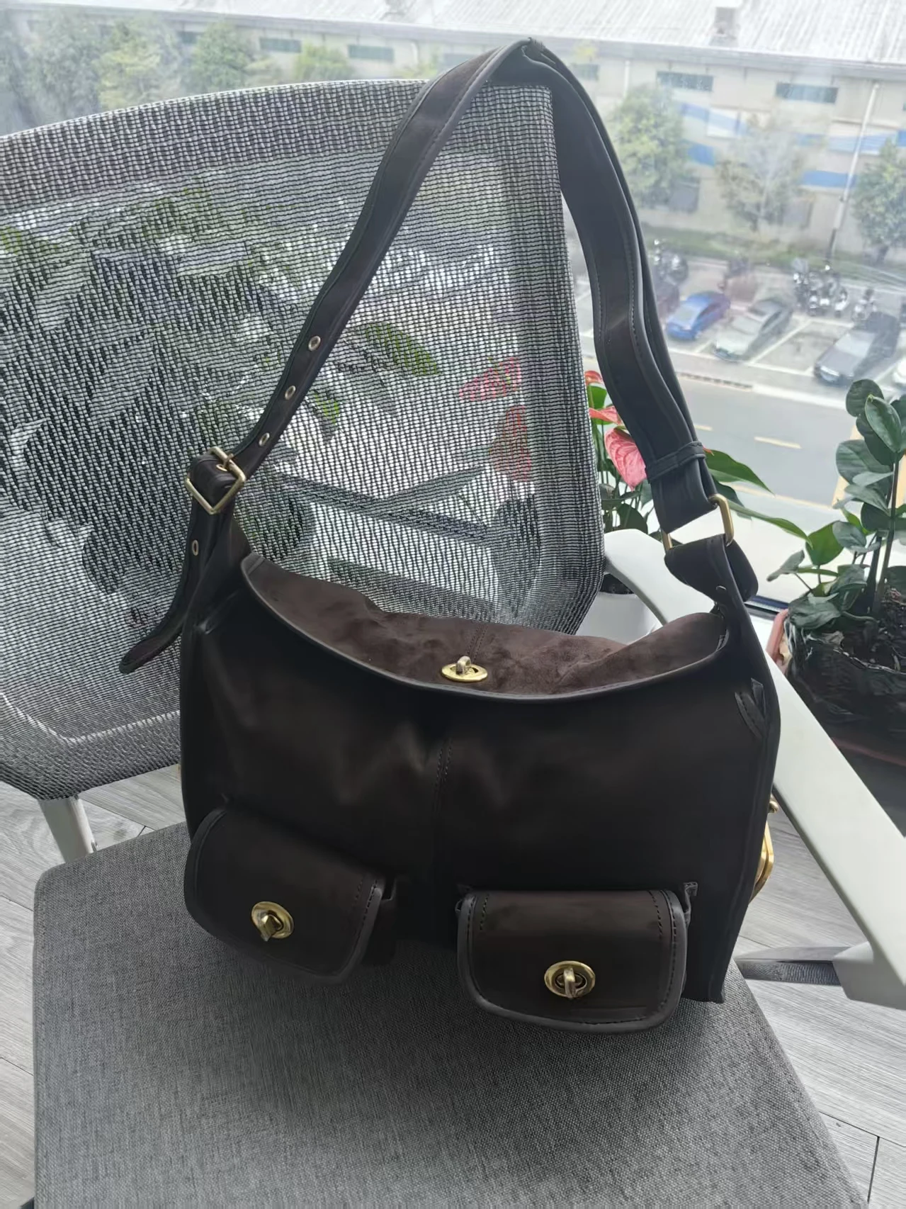 حقيبة وسادة من جلد الغزال ذات سعة كبيرة للركاب كاجوال بكتف واحد حقيبة كروس بنمط عتيق وبطانة من البوليستر وسحاب للإغلاق