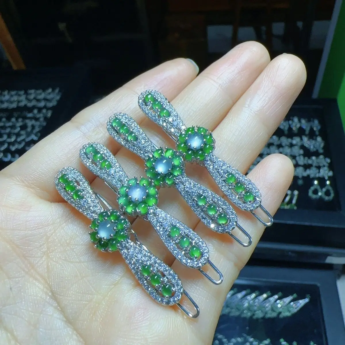 Natural A jadeite ice green egg surface bow hairpin hairpin