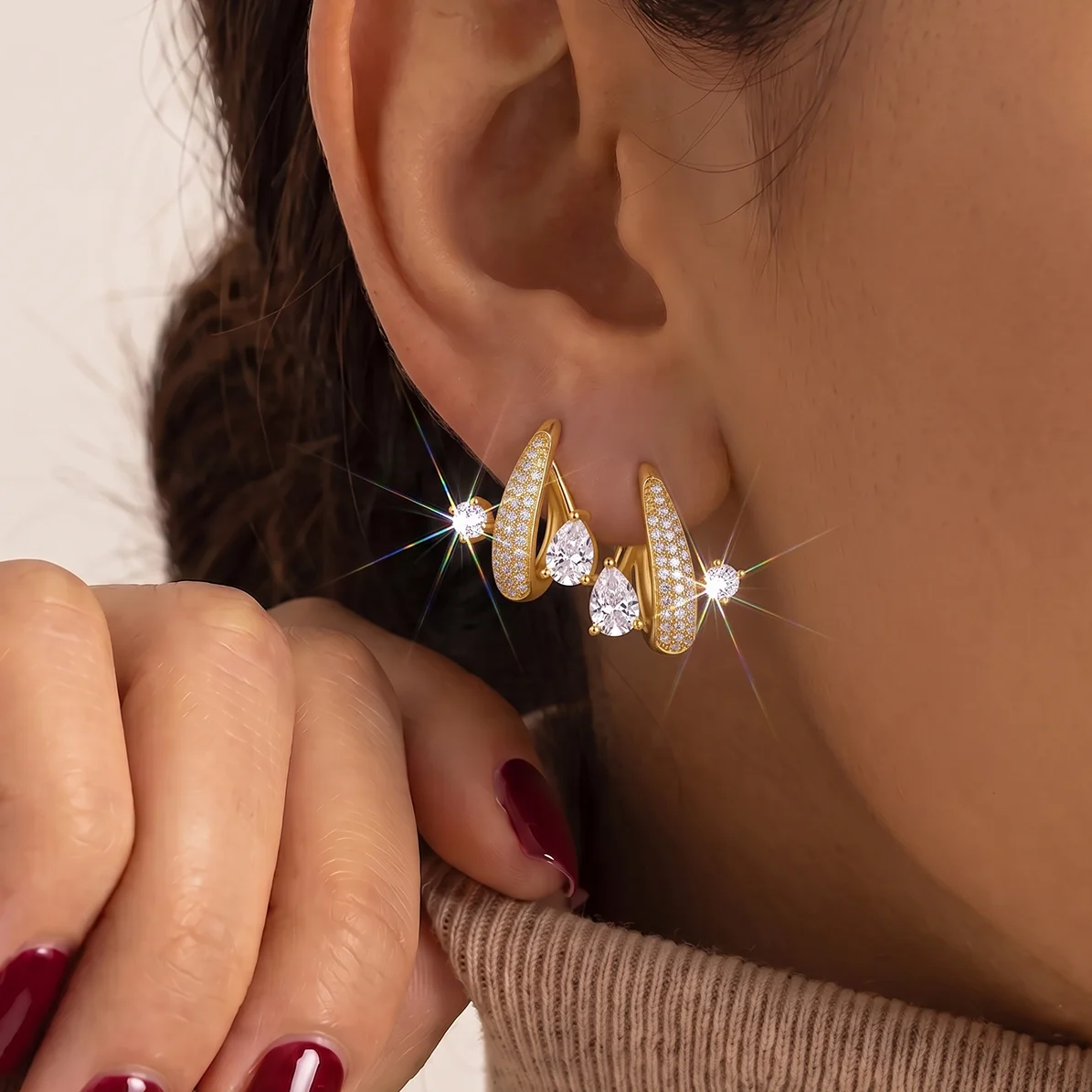 Moonmory Minimalistisches Einzigartiges Design Luxusmarken 5A Marquise Oval Birnenförmige Serie Huggies Ohrringe für Frauen 14K Doppelschicht – Detail 5