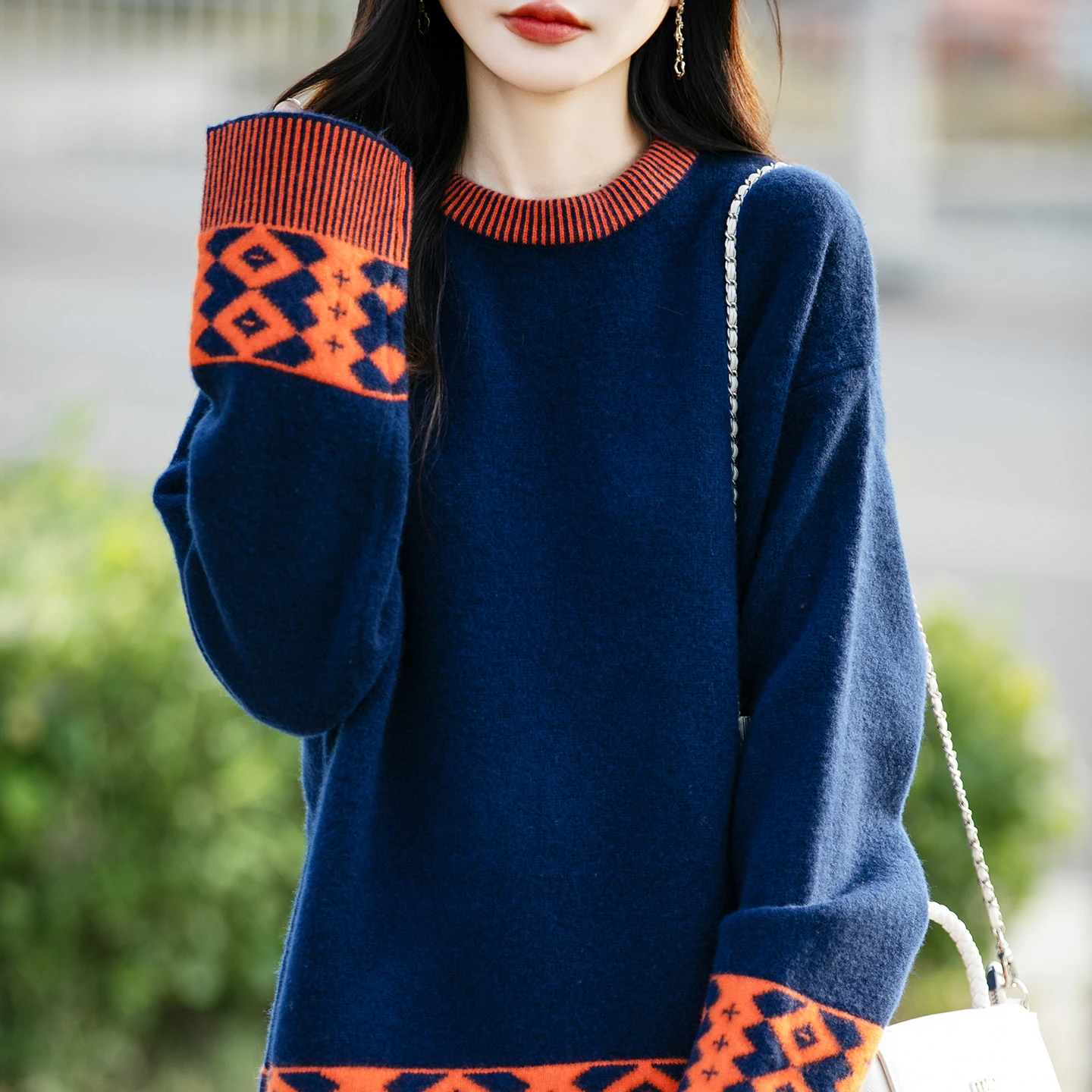 Large Size Women Wool Sweater Knitted Pullover Winter Thickened Mid Length Round Neck 2025 New Color Block Sweet Style Pullover