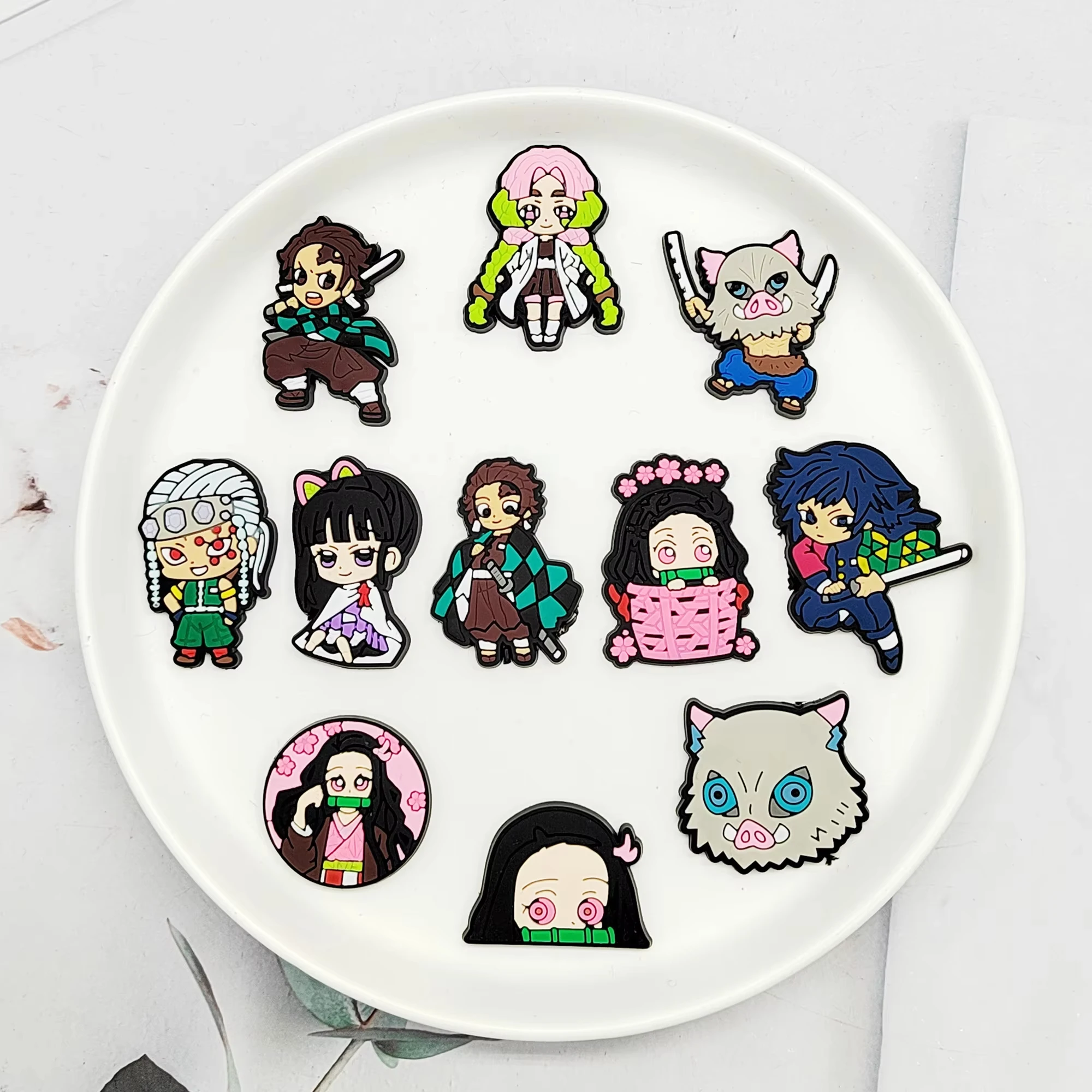 28개입 귀멸의 칼날 PVC 가을 겨울 신발 장식 만화 헤어드 워리어 샌들 장식 어린이 소년 파티 크리스마스 선물