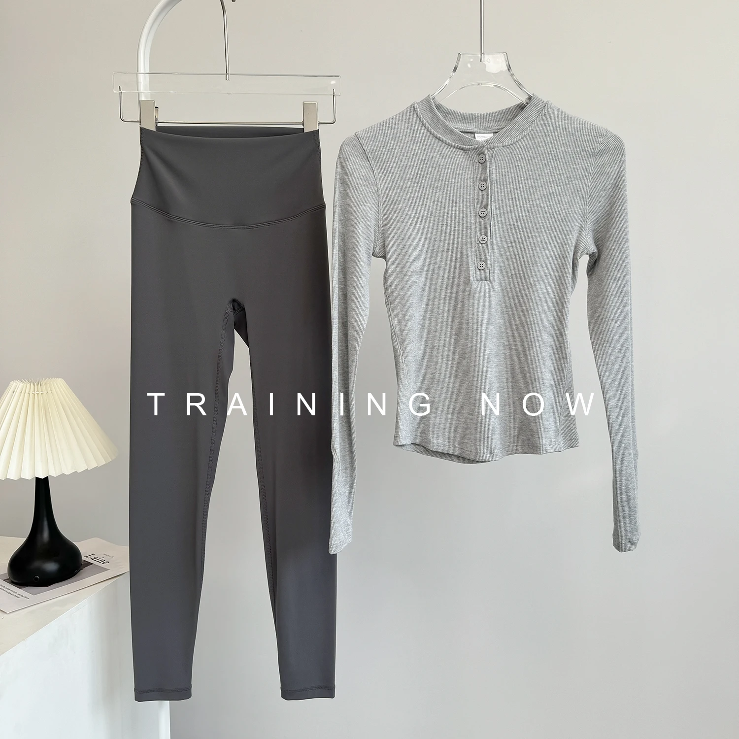 

Sports suit women's autumn slim slim yoga top long-sleeved outdoor Pilates training fitness two-piece set