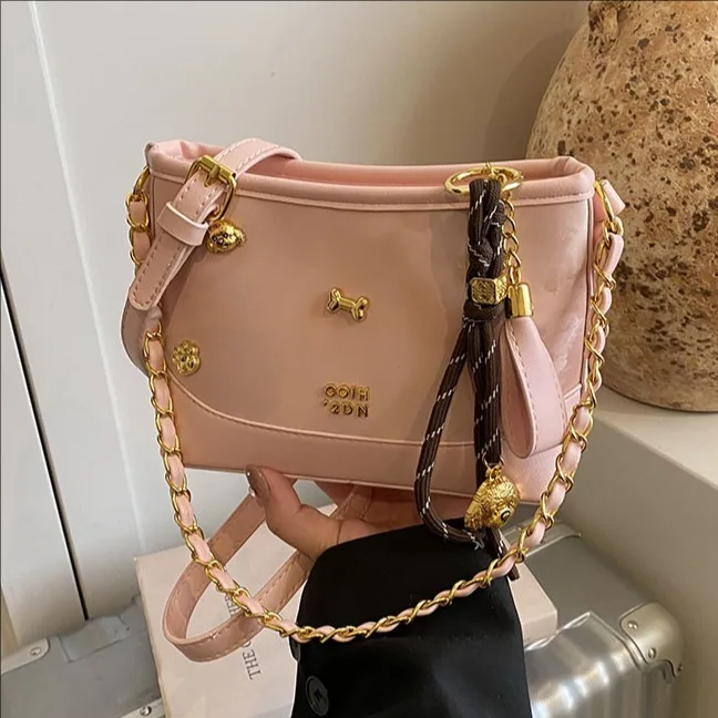 

2025 New Autumn Large Capacity Tote Bag for Women Fashionable Shoulder Crossbody Bag Designer Luxury Style Commuter Bag
