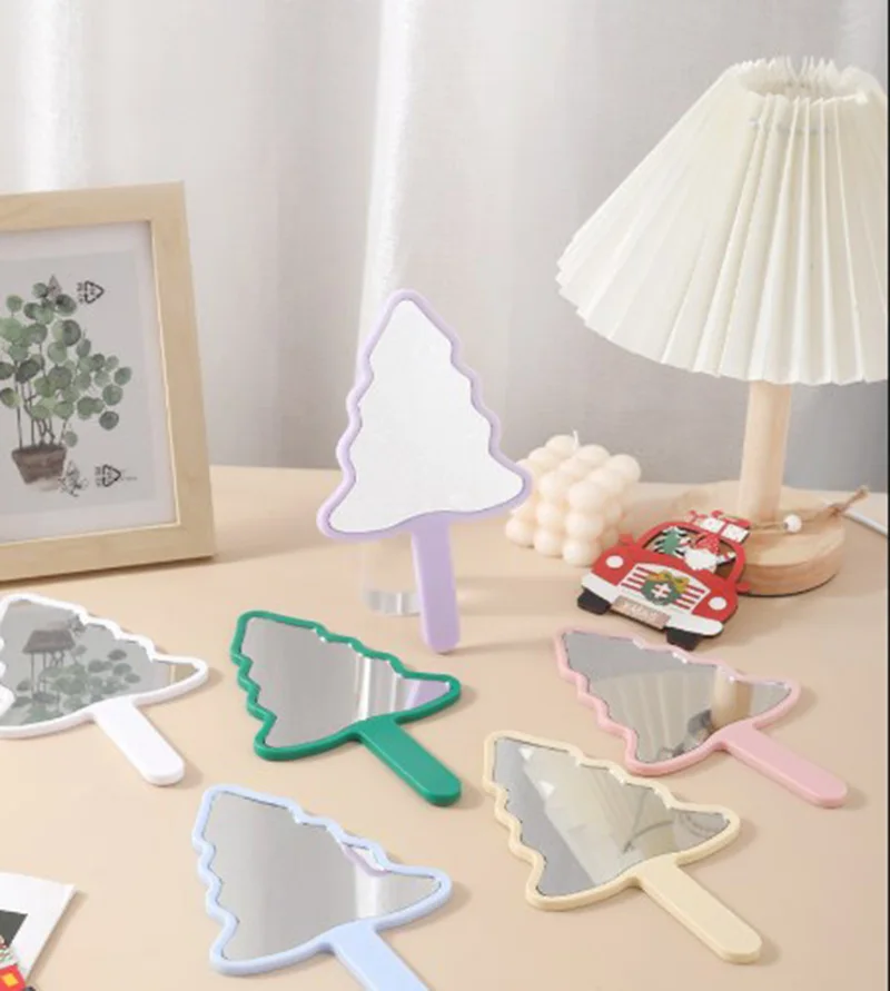 Cartoon kerstboom make-upspiegel Handheld make-upspiegel Nieuwe make-upspiegels Zoete meisjesstijl Geschikt om mee te nemen