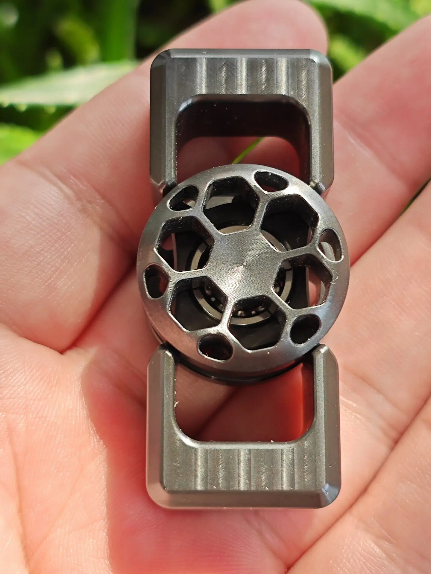 Used EDC Asia Pacific Zirconium Impact air gyro EDC Decompression Toy