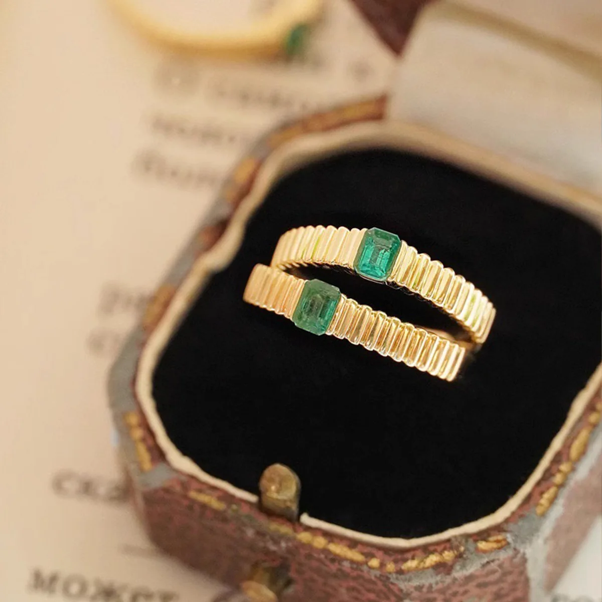 

Ins Fashion Trendy 925 Pure Silver Baguette Cut Zambian Emerald Ring for Women Stackable Tail Pinky Band Simple Daily Jewelry