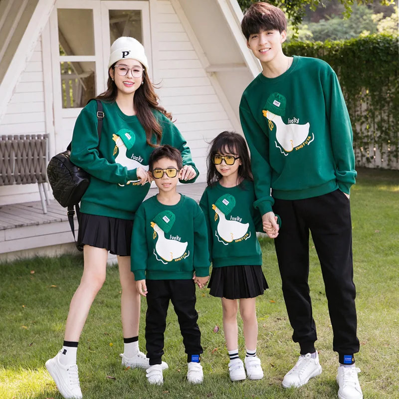 

Mom Dad and Baby Matching Clothes for Whole Family Autumn Winter Sweatshirts 2024 Mother and Daughter Skirt Father and Son Pants