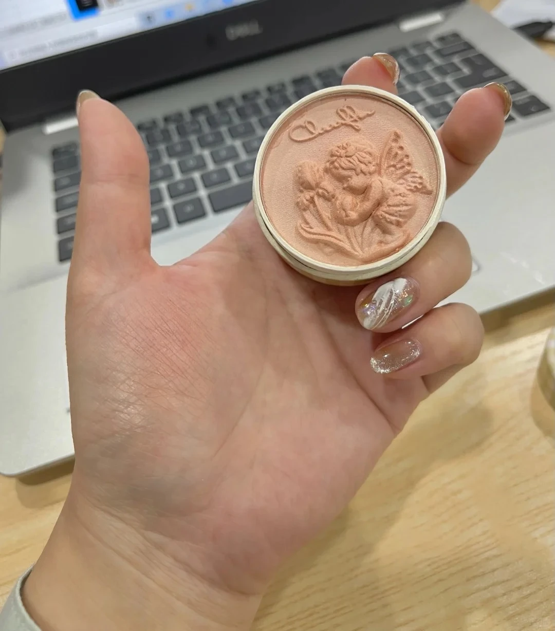 พาเลทบลัชออนคัลเลอร์โรส เมคอัพแองเจิล รีลีฟ บลัชเชอร์ พาเลท แป้งมิเนอรัลเนื้อแมทท์ คอนทัวร์และไฮไลท์หน้า ให้ลุคแบบชิมเมอร์หรือเนื้อแมทท์