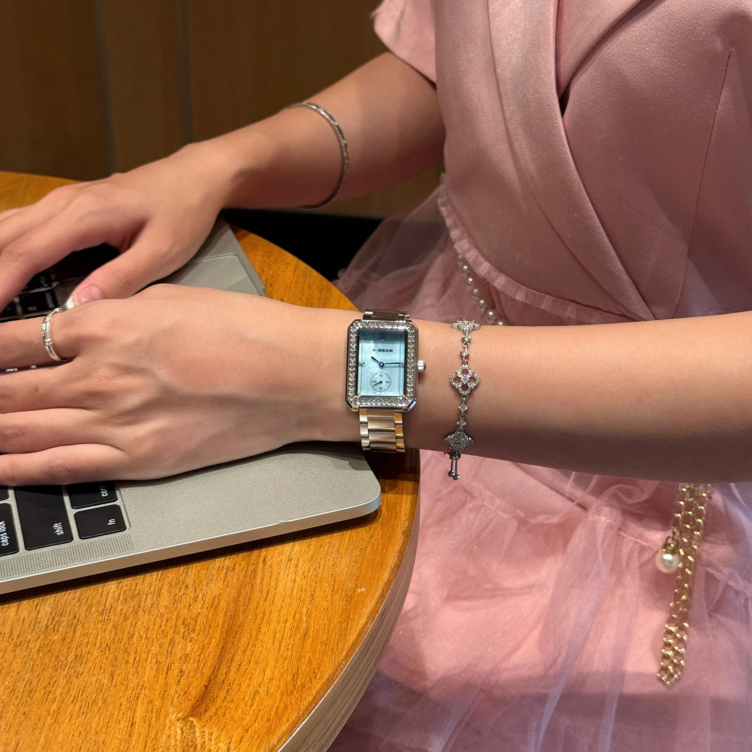 Luxury Ladies' Retro Rectangular Stainless Steel Strap Watch – Minimalist Fashion Quartz Wristwatch