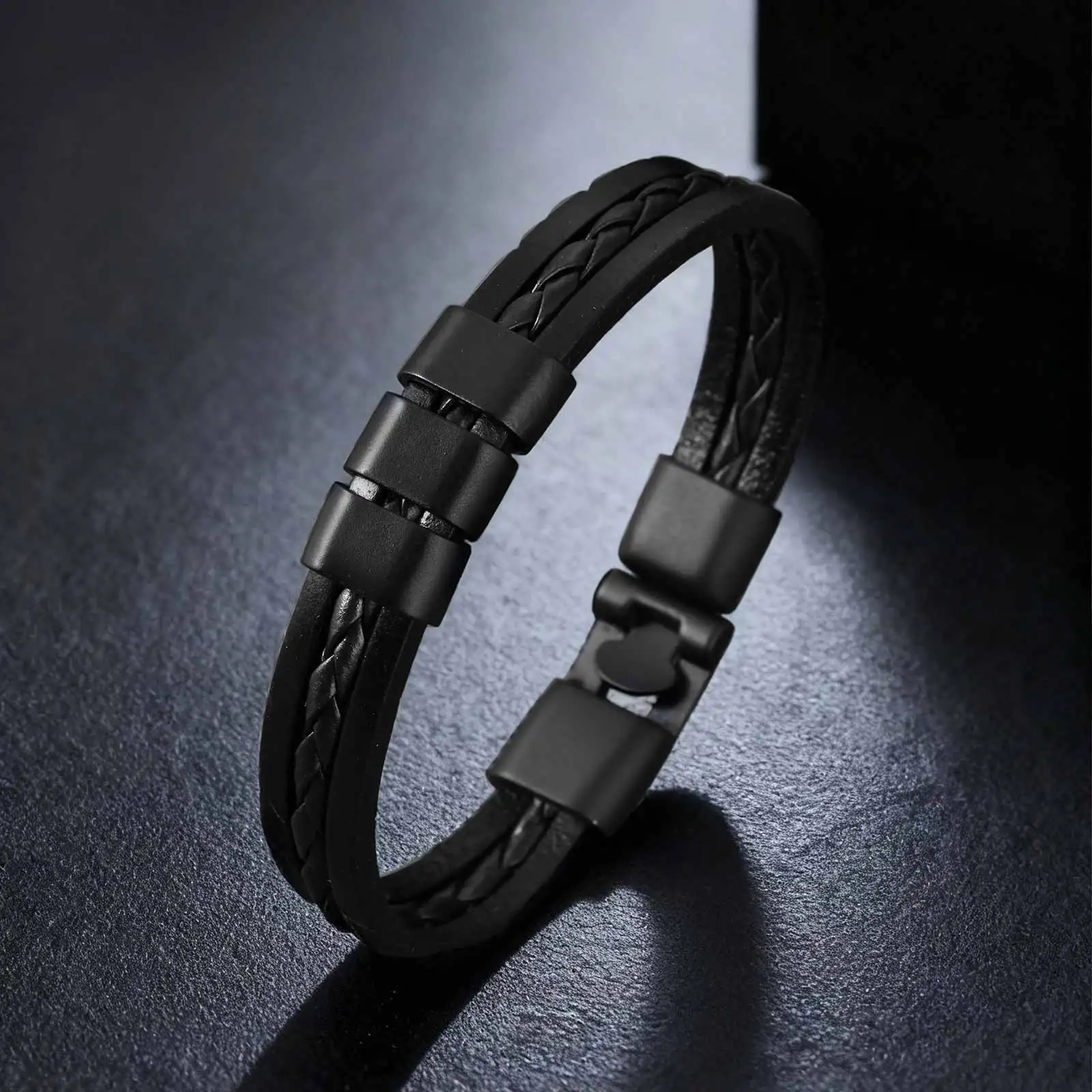 Браслет из искусственной кожи с индивидуальными именами, персонализированный браслет с гравировкой для мужчин, друг, семья, подарок на день отца