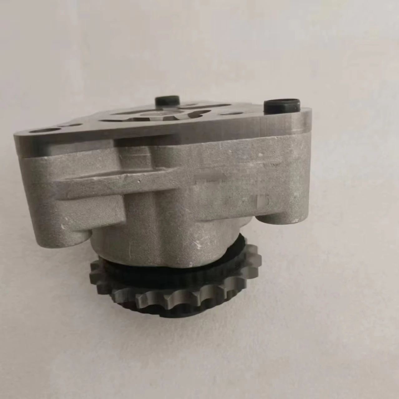 Factory Supplied Oil Pump Assembly 5569142 Is Suitable for Foton ISF2.8 China VI Engine Parts