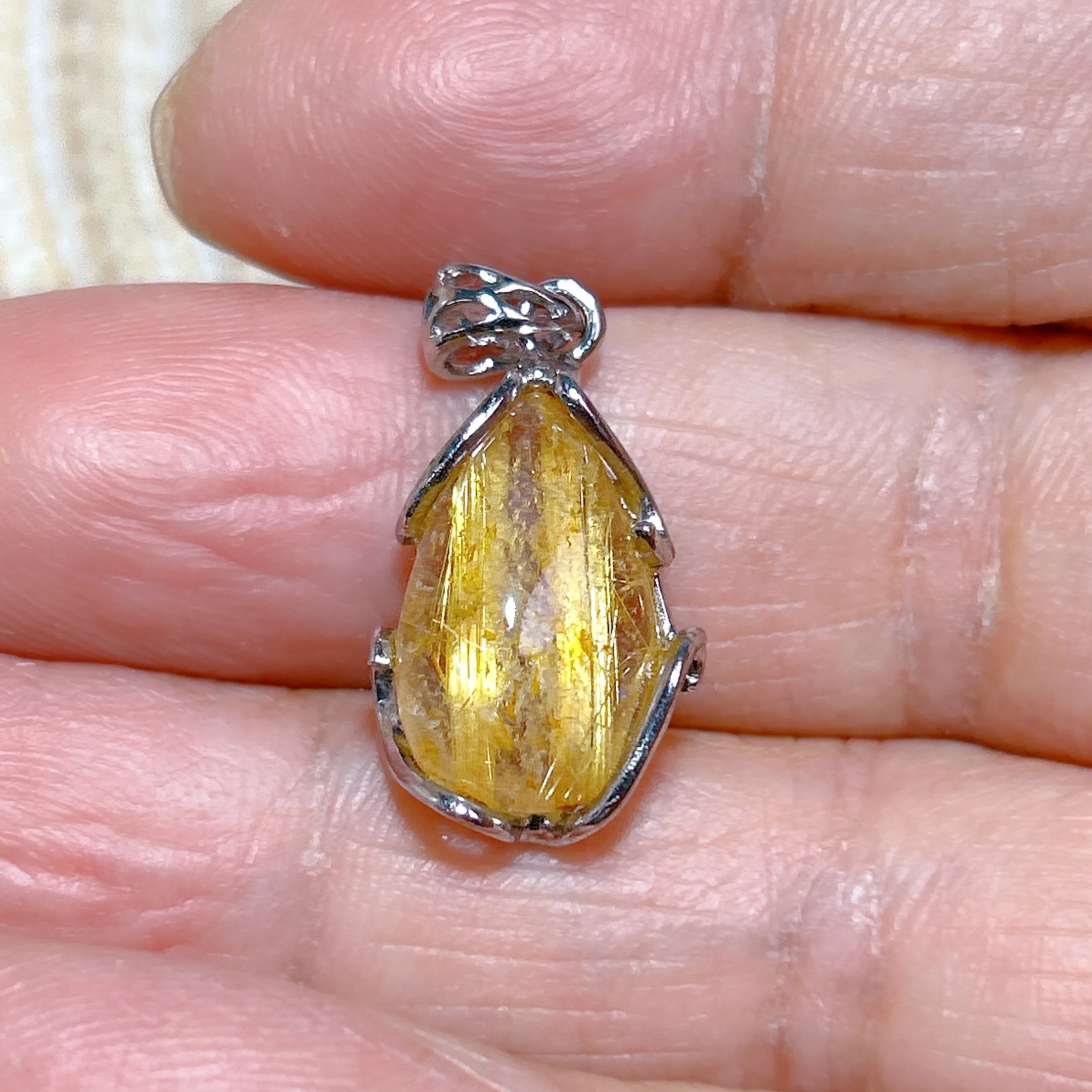 Natural Crystals Water Drop Carved Golden Rutile Accessory Energy Healing Crafts Desk Reiki Home Decorations Room Decor Gift