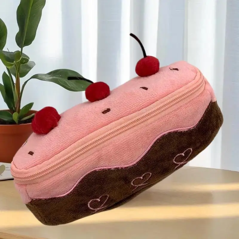 ตุ๊กตาดินสอ Kawaii เชอร์รี่เค้กออกแบบปากกากระเป๋า Fuzzy Organizer กระเป๋าสําหรับสาวโรงเรียนเครื่องเขียน