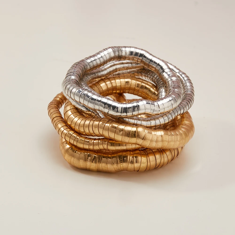 Neutral Style Curved Snake-shaped Bracelet Is Flexible Unique And Fashionable Bracelets Woman
