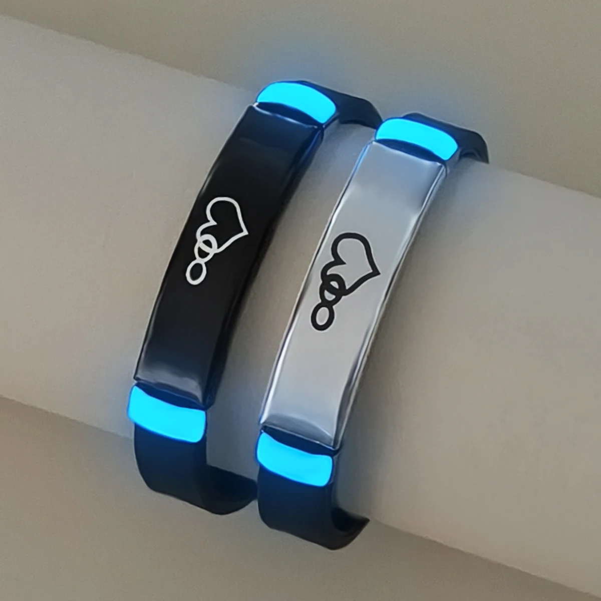 2 Pieces/Sets of Luminous Accessories Infinite Love Couple Wristbands for Women Fashionable Couple Promise White Gloves