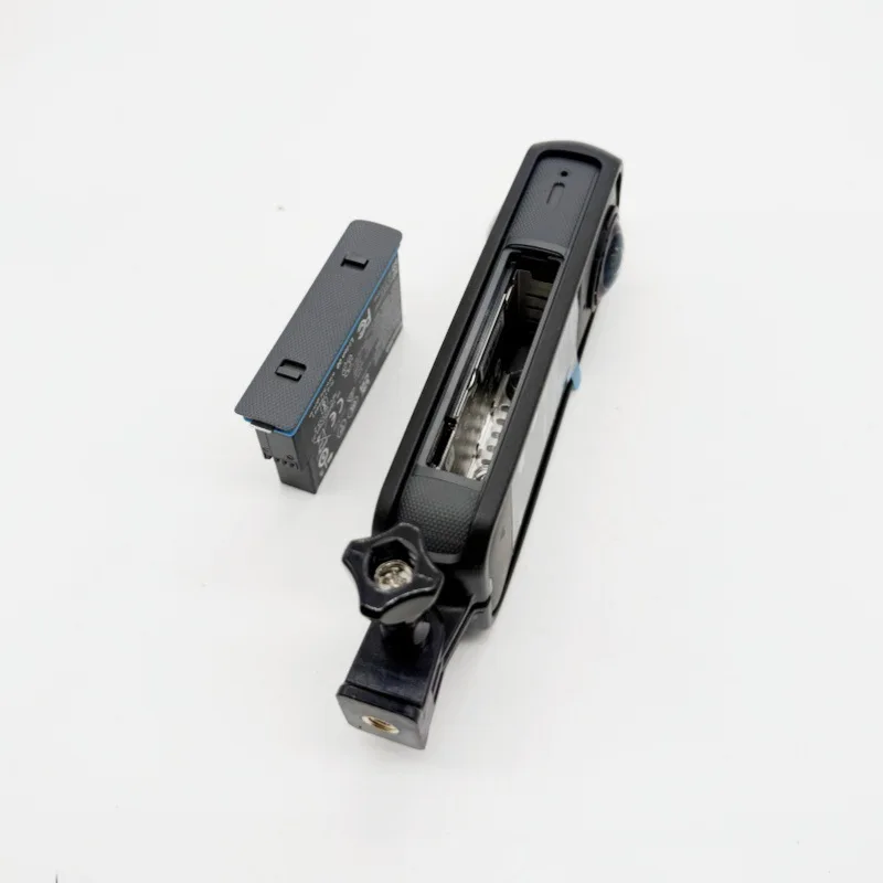 Casing Pelindung Plastik Insta360 X5 dengan Cold Shoe Mount untuk Perlindungan Ekspansi Kamera Aksi 360