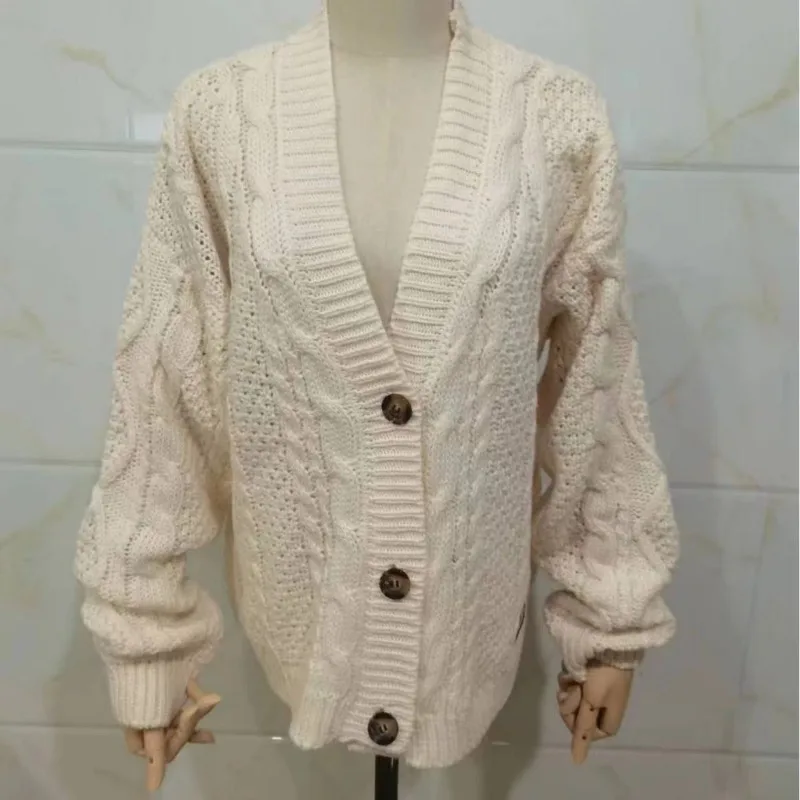 High quality women\'s loose and lazy knitted sweater for warmth, fashion, light luxury style, knitted cardigan sweater