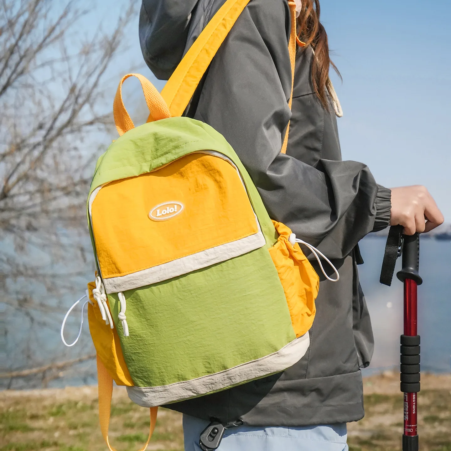 Nylon ultra-light student schoolbag with color-blocking splicing, lightweight travel and mountaineering backpack