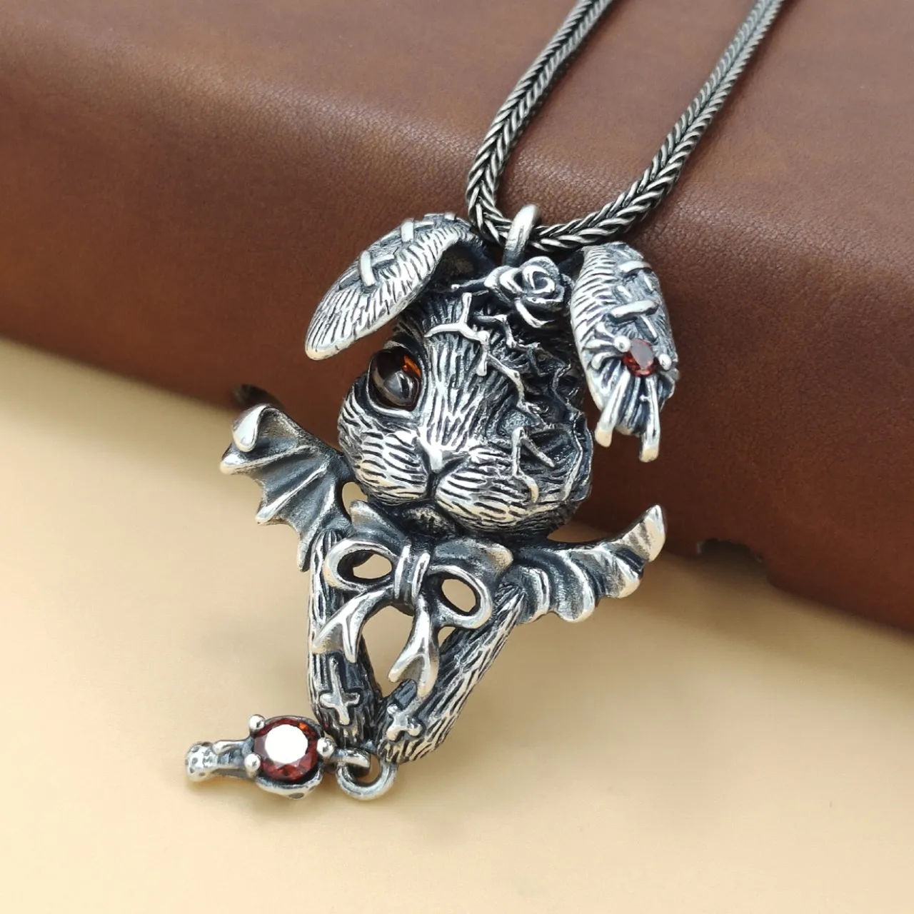 Niche stylesense of designfashion punk trendy s925 silver little devil rabbit pendant women only pendant