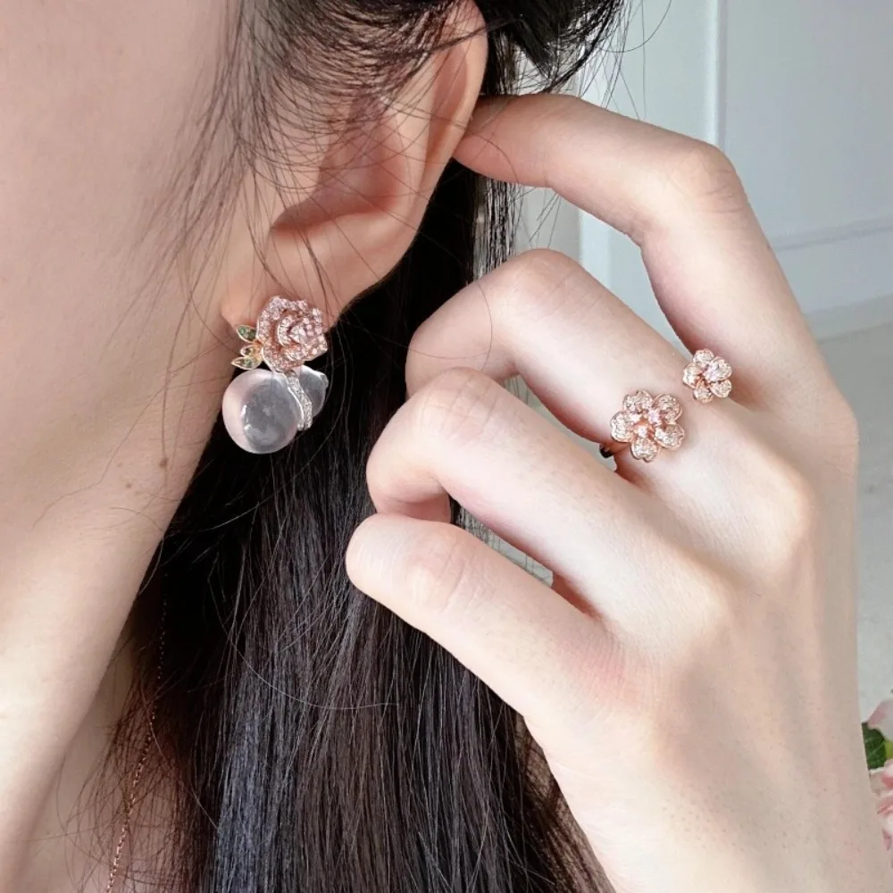 

Chinese Style Rose Chalcedony Set – Icy Translucent Gourd Jewelry for Harmonizing Heart Chakra & Attracting Peaceful Love