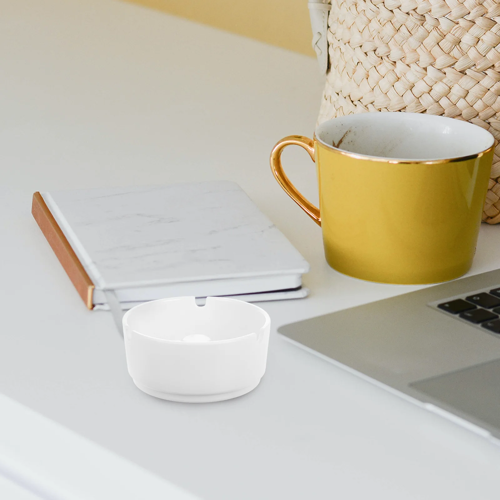 

2pcs Unbreakable Ashtray Round For Home Office Outdoor Desktop Minimalist Design Lightweight Non-Slip Ash Tray Modern