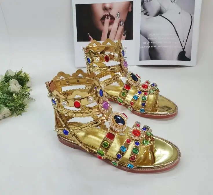 Boots Sandal 2023 INS Hot Fashion Ladies Amazing Party Shoes Flat Zip Close Gold Leather Gemstone Crystal Decoration Sapatos