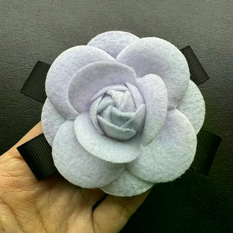 Elegant Women Girls Fashion Clothing Plaid Camellia Brooches Badges Classic Lady High Quality Partgy Wedding Pins Accessories