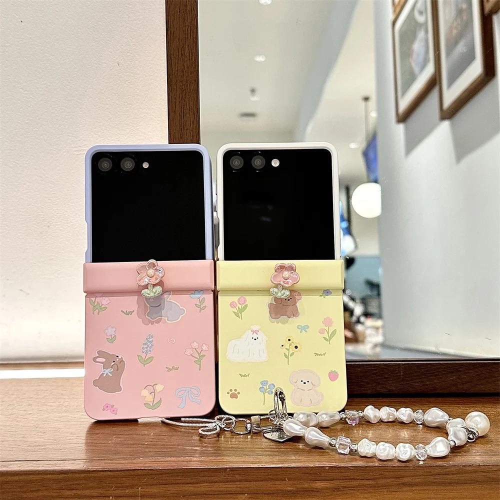 

Korean Cute Little Flower Puppy Rabbit Phone Case for Samsung Galaxy Z Flip6 7FE Flip7 6 Flip5 4 3 Lids With Lovely Pearl Chain