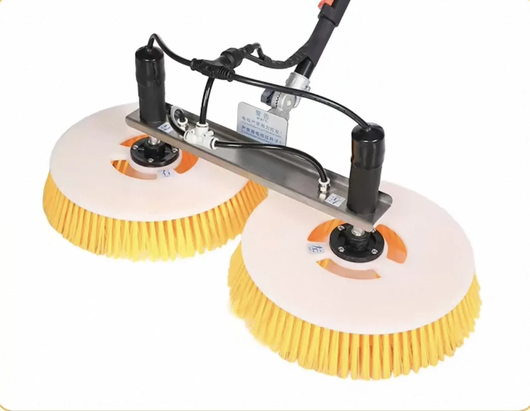 Telescopic Solar Photovoltaic Cleaning Brush Carbon Fiber Water Fed Pole For Greenhouse Roof Cleaning