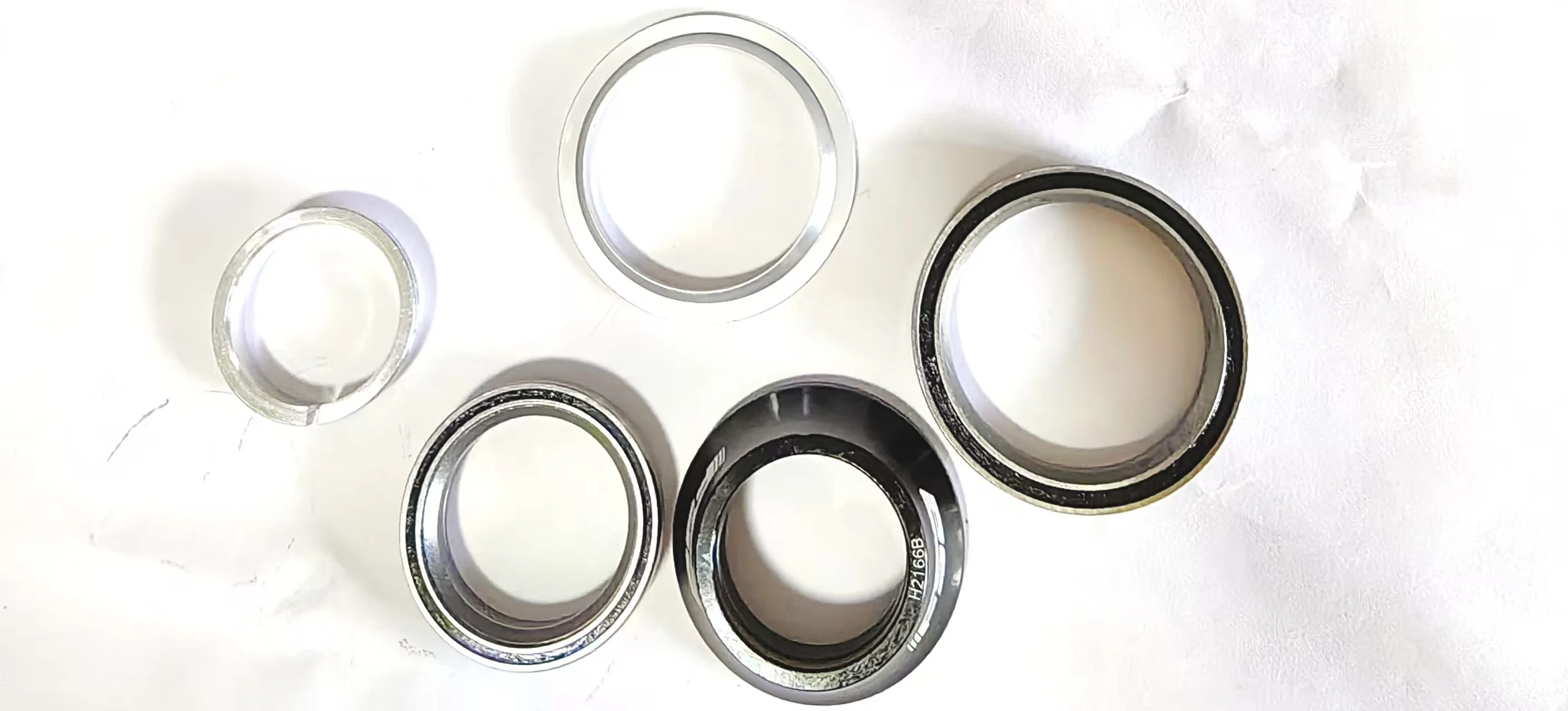 ชุดหูฟังส้อมหน้าจักรยานแบริ่งเรียว 41.8-52 มม. ชุดหูฟัง 82 กรัม/ชิ้น