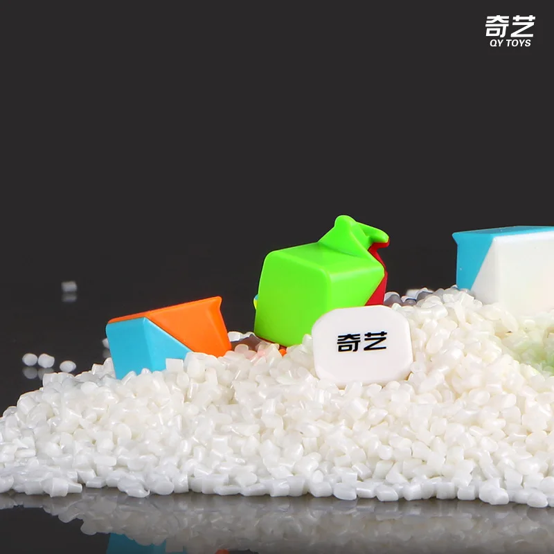 QiYi cube Speedcube Magic Cube 3x3x3 Professional 3x3 ปริศนาความเร็ว 3 × 3 เด็ก QY ของเล่น Original Cubo Magico สําหรับเกม