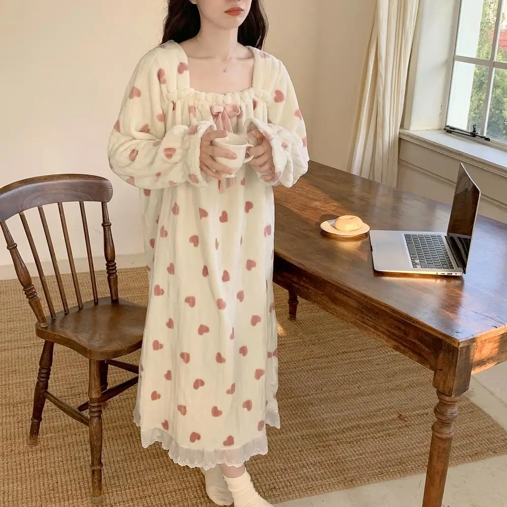 جديد المرأة الشتاء سميكة المخملية ثوب النوم طويلة الأكمام الدانتيل ملابس خاصة كلية نمط المفروشات المنزلية المرأة النوم تنورة