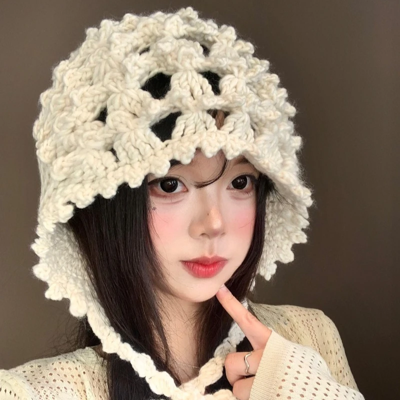 Koreanische handgestrickte einfarbige hohle Pullover-Mütze für Sommer und Herbst im Ethno-Stil, atmungsaktive Reise-Bombermütze für Damen – Detail 3