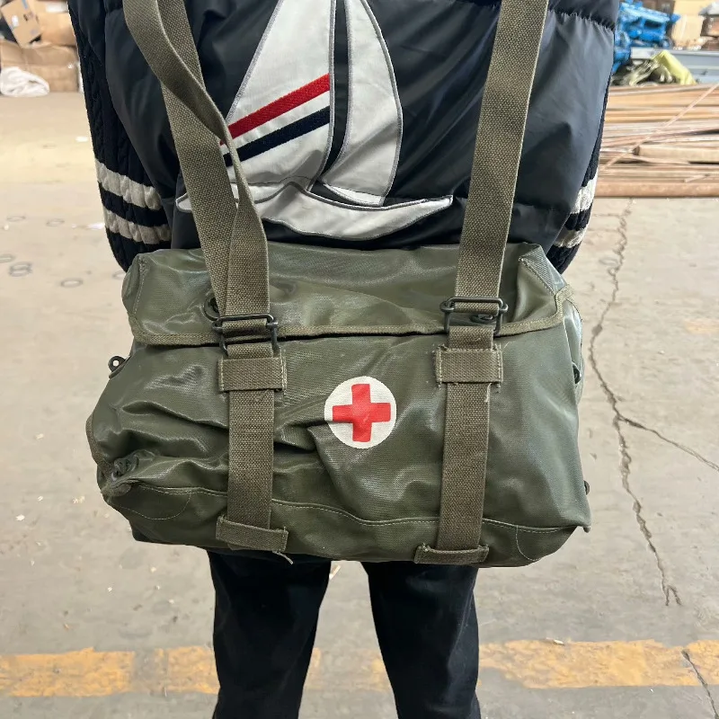 الفائض الأصلي الأصلي المصنوع في السبعينيات الصينية العسكرية الخضراء المقاومة للماء كافالري حقيبة طبية دراجة نارية الجانب الجسم حقيبة #4