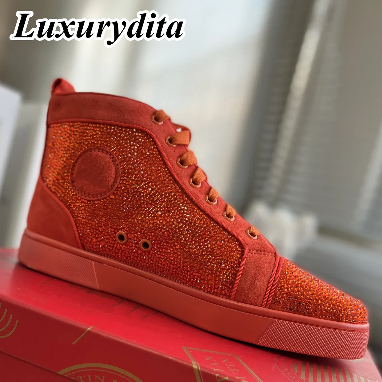 

Top Quality Womens Trendy Casual Sneakers Luxury Mens Real Leather Tennis Shoes Designr Red Sole Tide Lovers Rivet Shoes HJ1424
