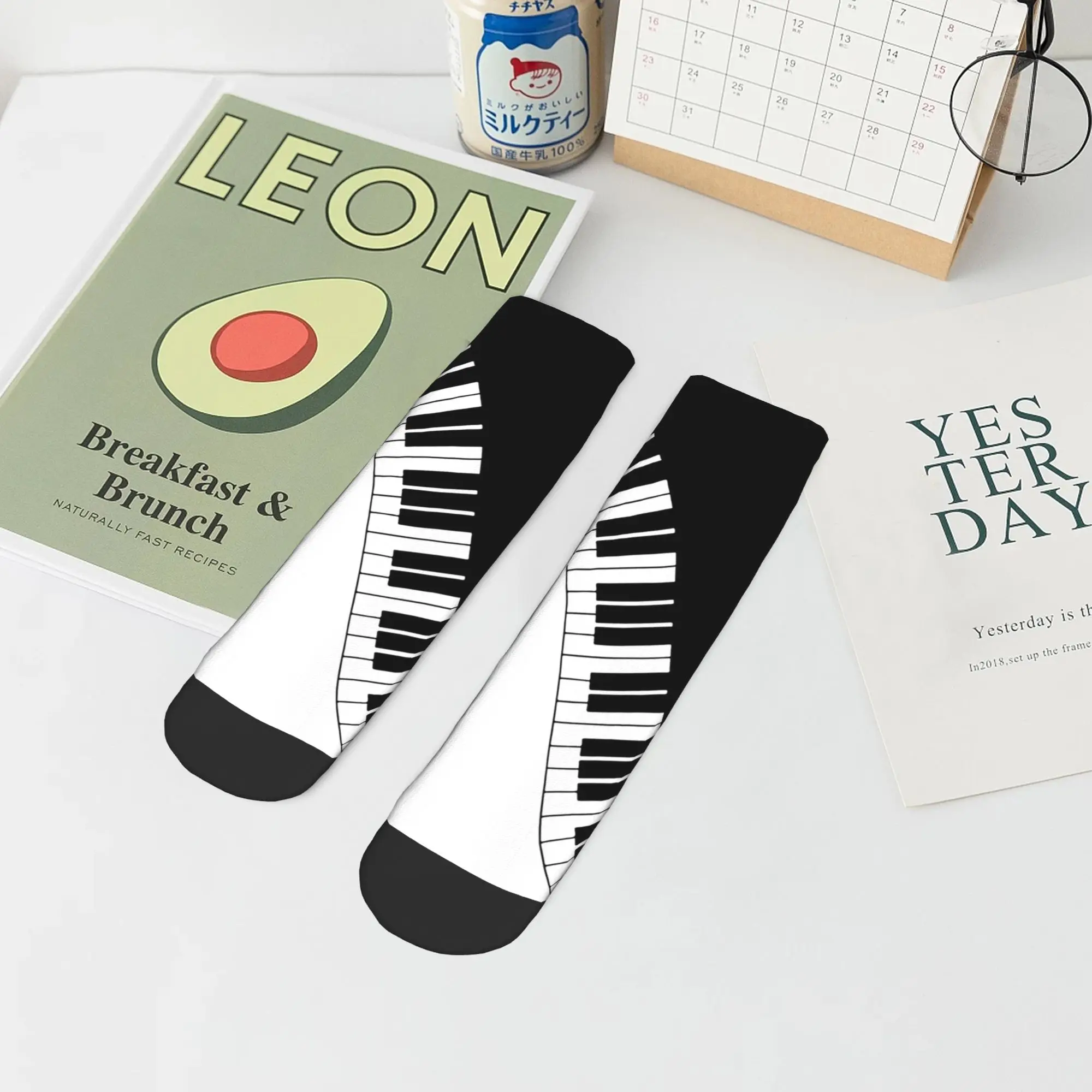 البيانو لوحة المفاتيح النوتات الموسيقية الكاحل الجوارب Harajuku عالية الجودة الجوارب غير رسمية الربيع سكيت تصميم مكافحة العرق جورب للرجال