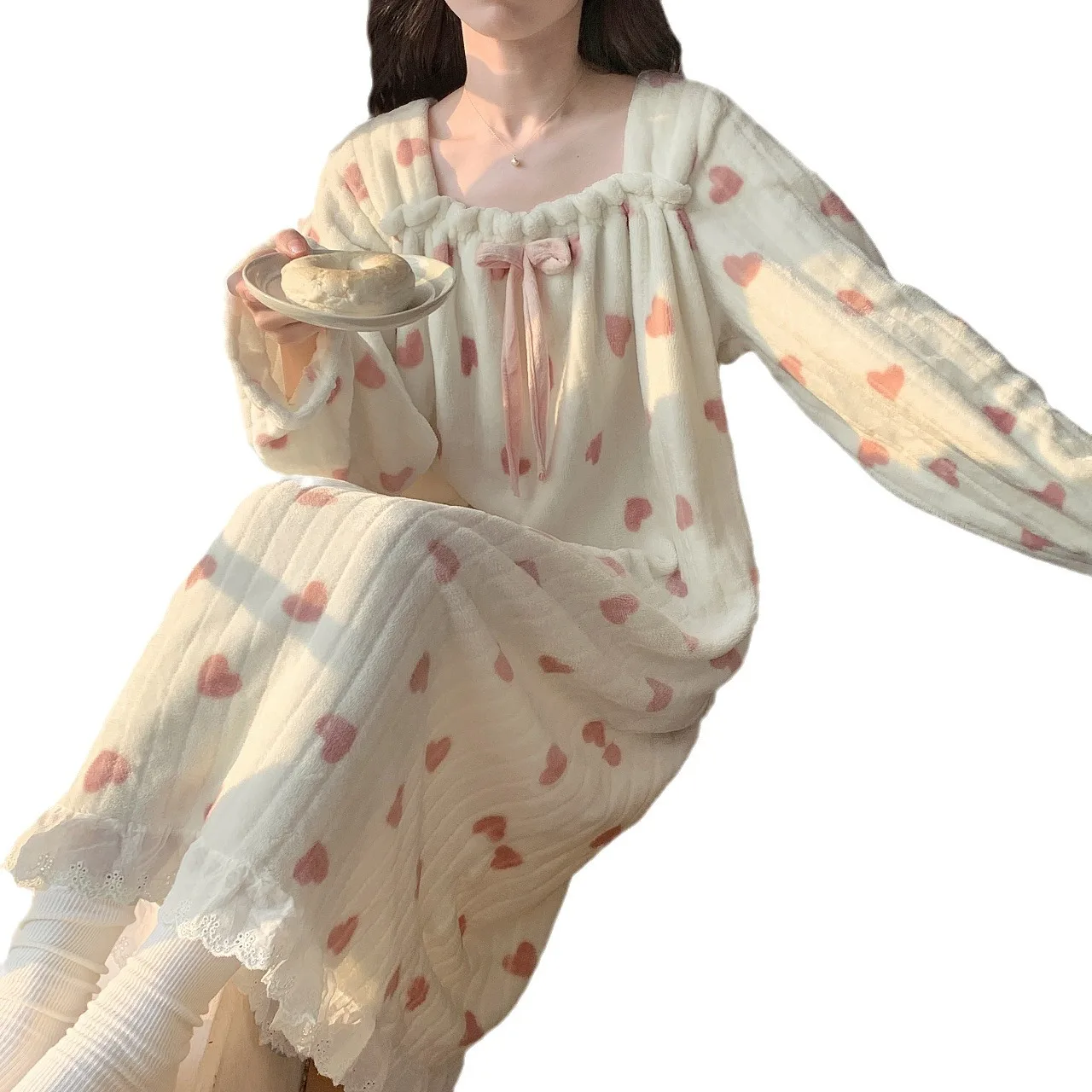 جديد المرأة الشتاء سميكة المخملية ثوب النوم طويلة الأكمام الدانتيل ملابس خاصة كلية نمط المفروشات المنزلية المرأة النوم تنورة