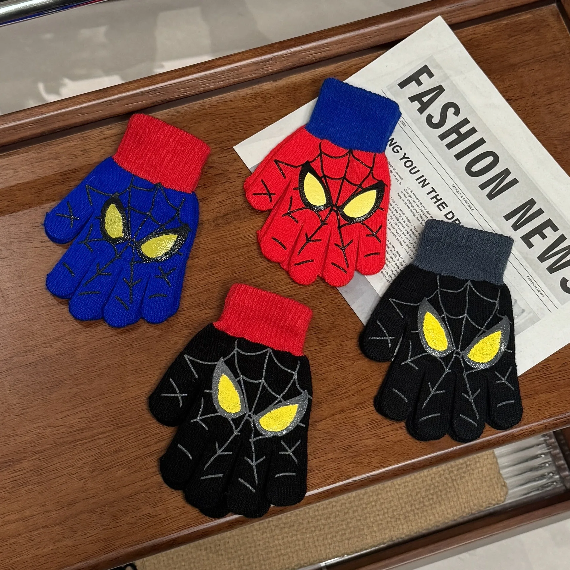 

Cartoon Spiderman Winter Children's Warm Gloves Anime Cartoon Knitted Gloves Cute Decoration Kids Christmas Gifts 5-10Y