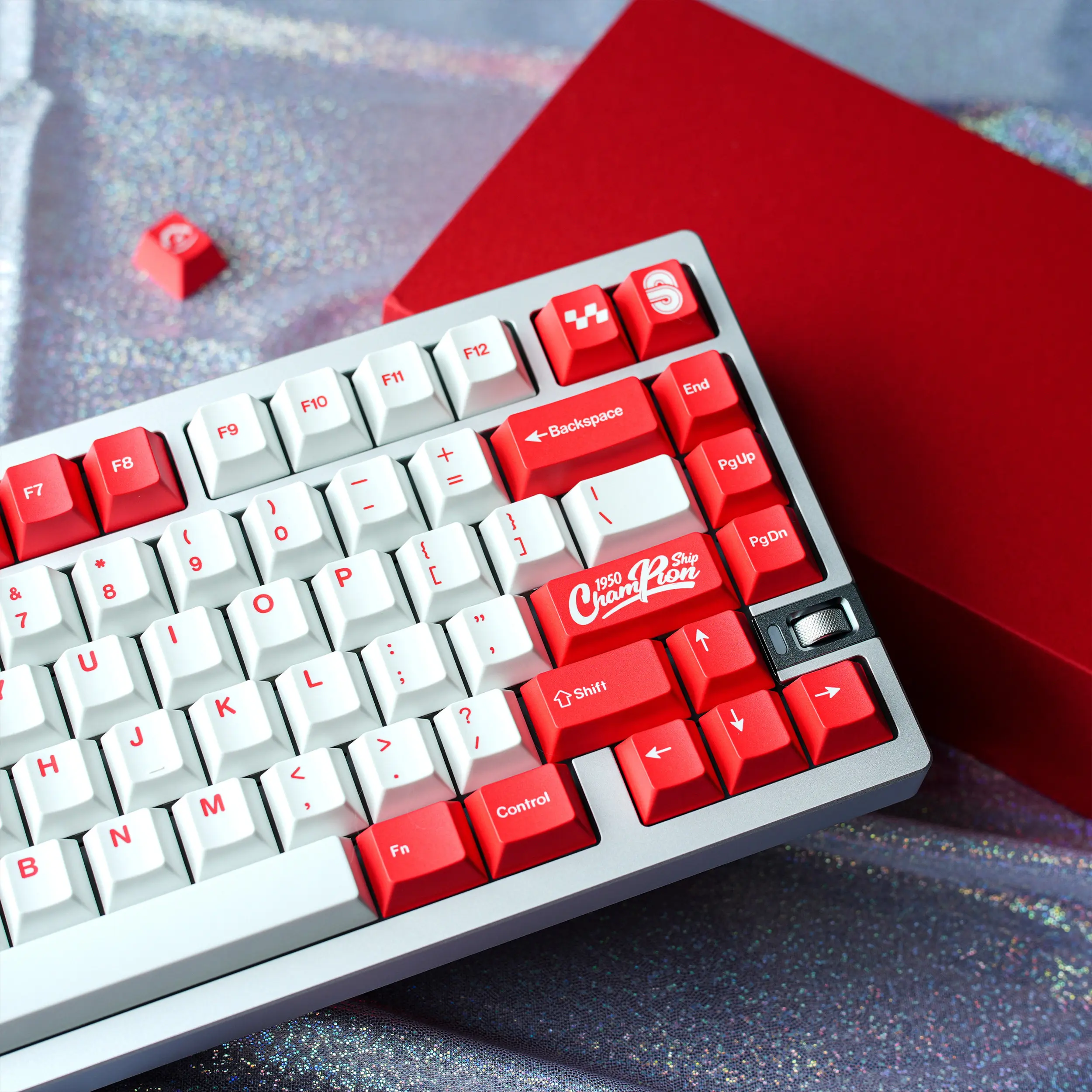 Red White PBT Keycaps Cherry Profile Ergonomic Dye-Sublimation Classic Style Custom DIY Keycap Set for Mechanical Keyboards