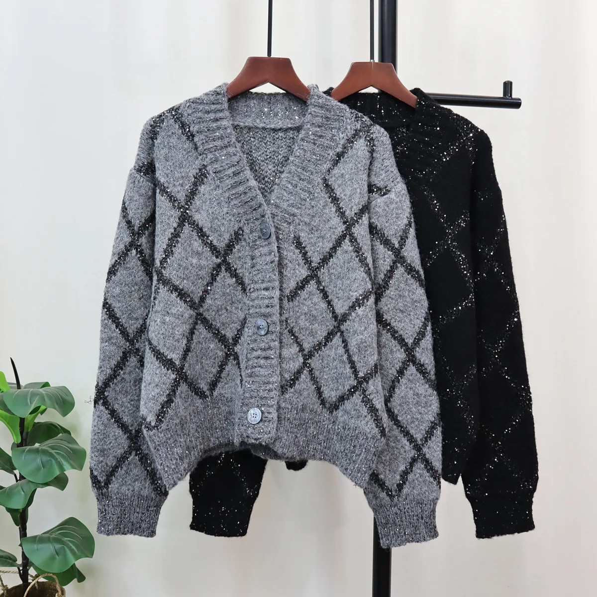 

2025 Korean Style Lady Knitted Cardigan Casual Loose V-neck Diamond-shaped Sequins Design Autumn Winter New Knitwear