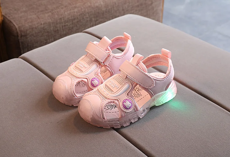 2026 LED Leuchtende Kleinkinderschuhe | Cartoon-Cowboy-Sandalen & -Hausschuhe mit weicher Sohle, Unisex-Sommerschuhe für Kinder – Detail 17
