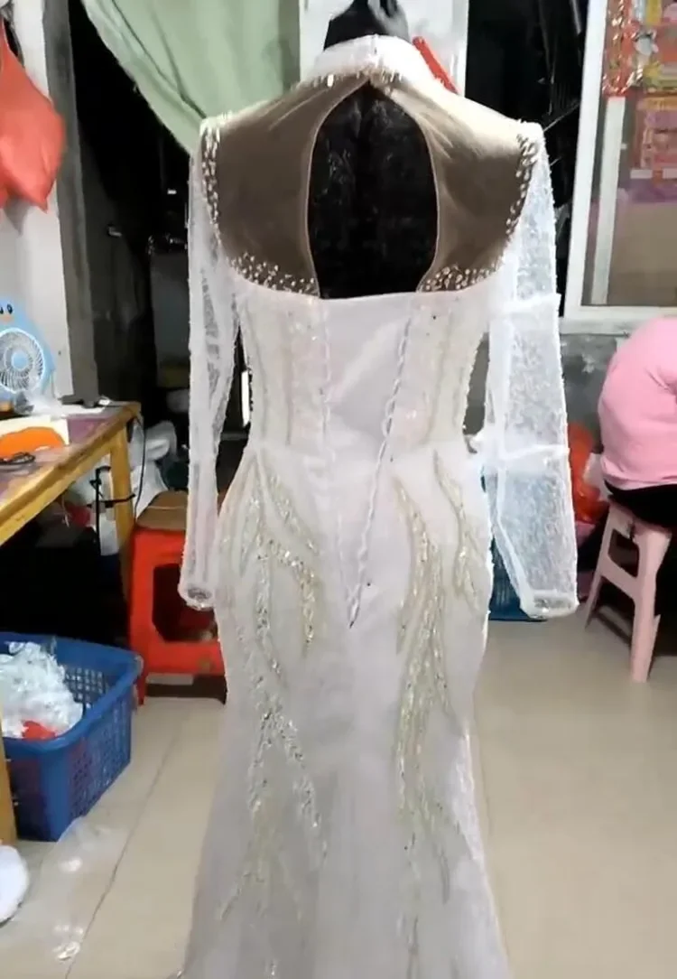 Vestido de novia personalizado con cuentas de perlas pesadas brillantes y cuello alto para novia, vestido de novia de manga larga de sirena, tren extraíble